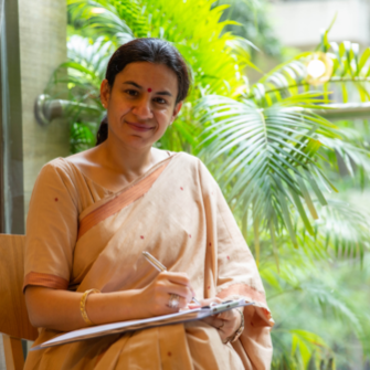 Dr Nisha Khanna